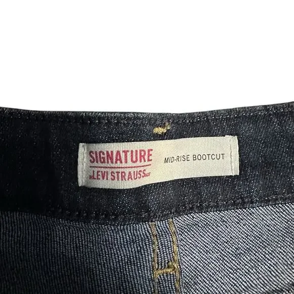 Levi Strauss Signature Womens 6M 28x32 Boot Cut Mid Rise Blue Dark Wash Denim - Picture 3 of 12